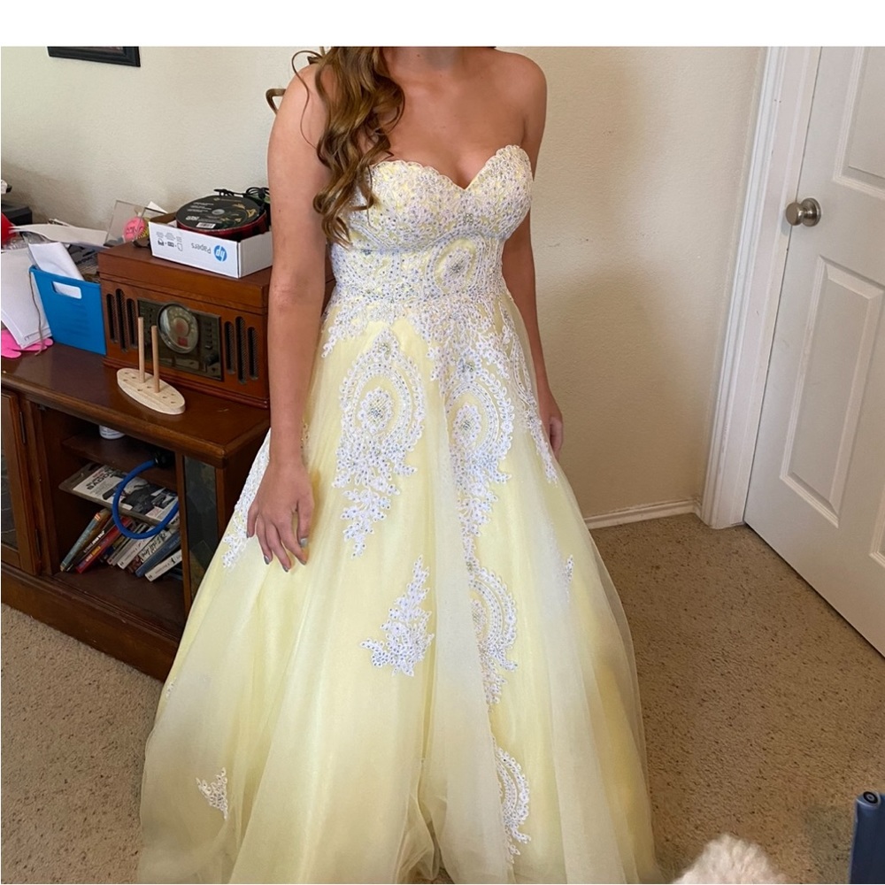 Beautiful pale yellow prom dress